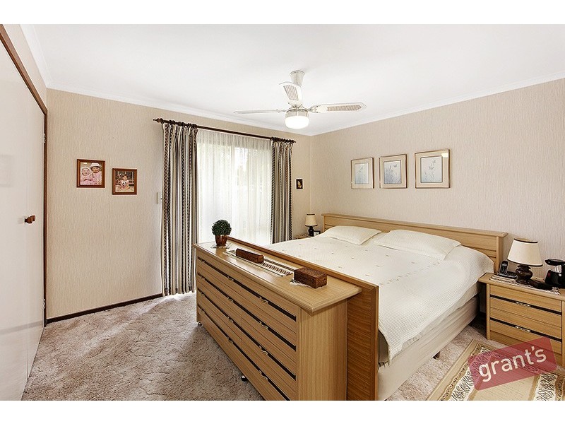 15 Kinkead Crescent, Endeavour Hills VIC 3802