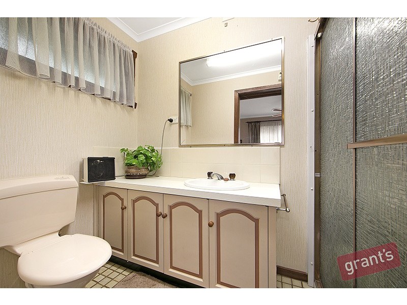 15 Kinkead Crescent, Endeavour Hills VIC 3802