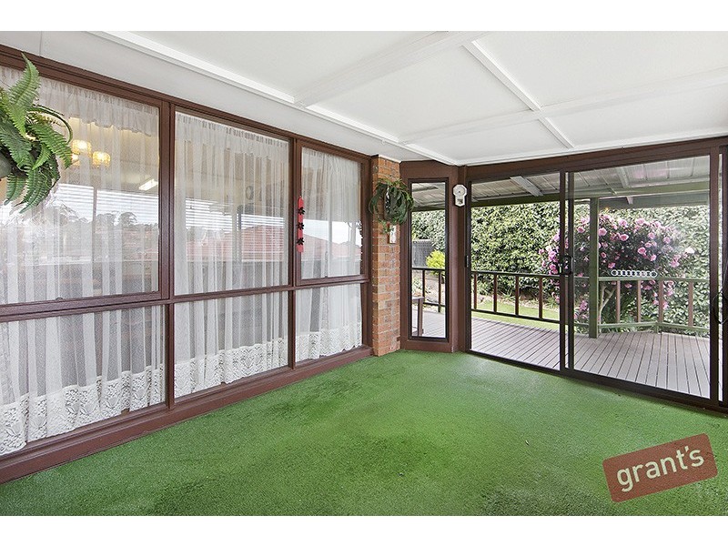 15 Kinkead Crescent, Endeavour Hills VIC 3802