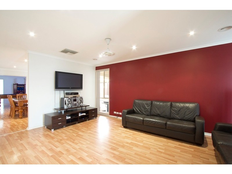 19 Janson Close, Narre Warren South VIC 3805