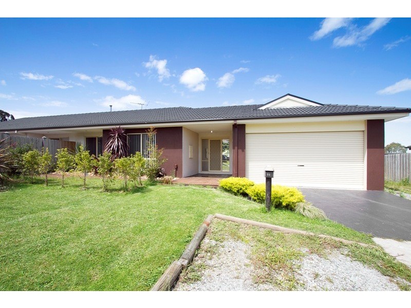 11 Natanya Drive, Pakenham VIC 3810