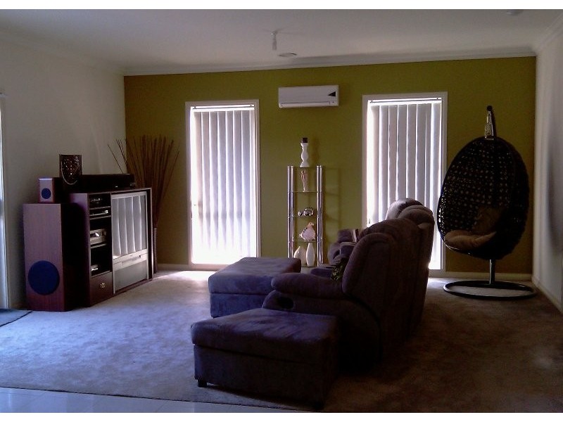 11 Natanya Drive, Pakenham VIC 3810