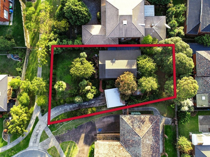 8 Johnson Place, Endeavour Hills VIC 3802