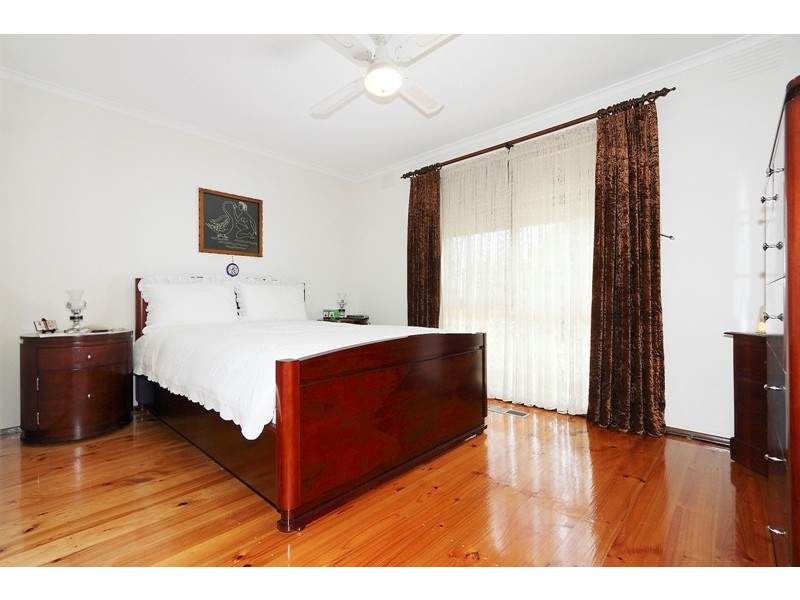 31 Mildura Crescent, Endeavour Hills VIC 3802
