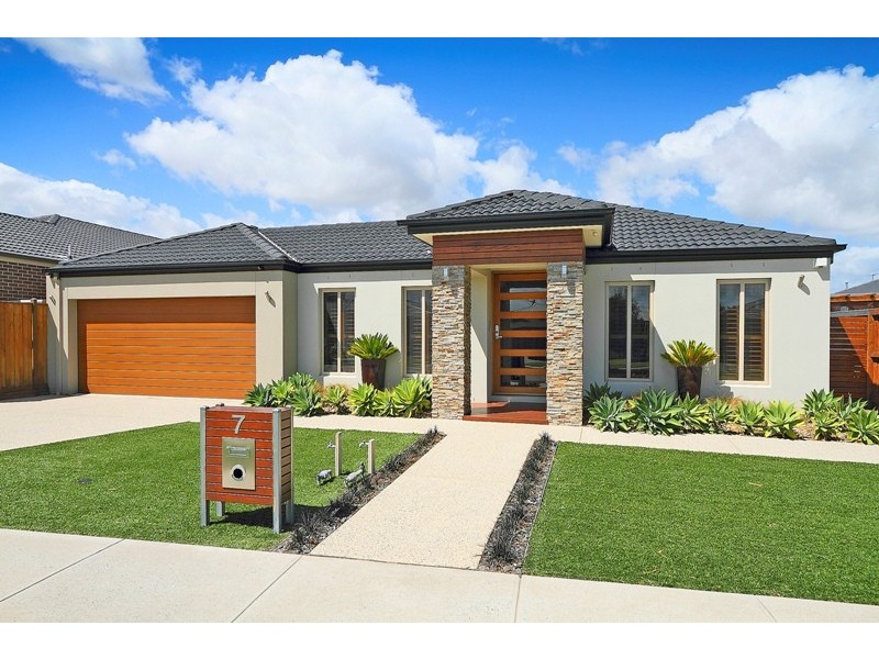 7 Locky Grove, Lyndhurst VIC 3975