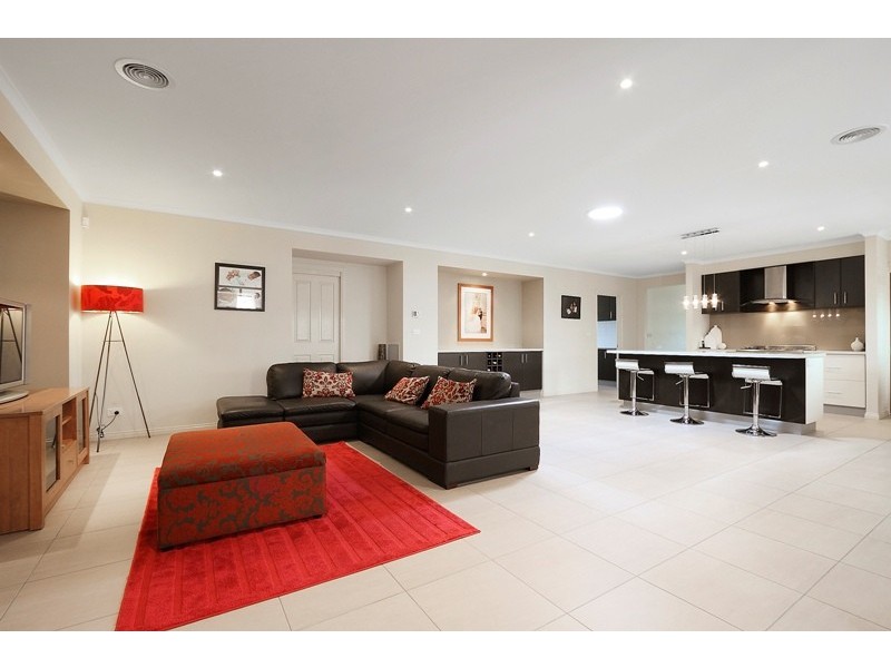 7 Locky Grove, Lyndhurst VIC 3975