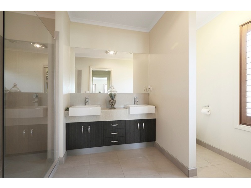 7 Locky Grove, Lyndhurst VIC 3975