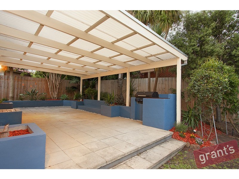 9 Derry Close, Endeavour Hills VIC 3802