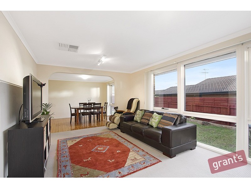 9 Derry Close, Endeavour Hills VIC 3802