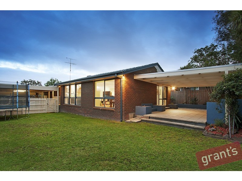 9 Derry Close, Endeavour Hills VIC 3802