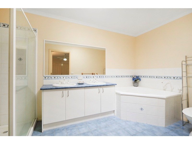 23 Tralee Circuit, Narre Warren VIC 3805