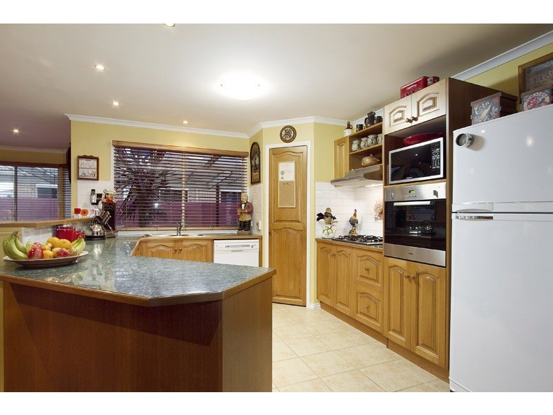 4 Pendle Close, Narre Warren South VIC 3805