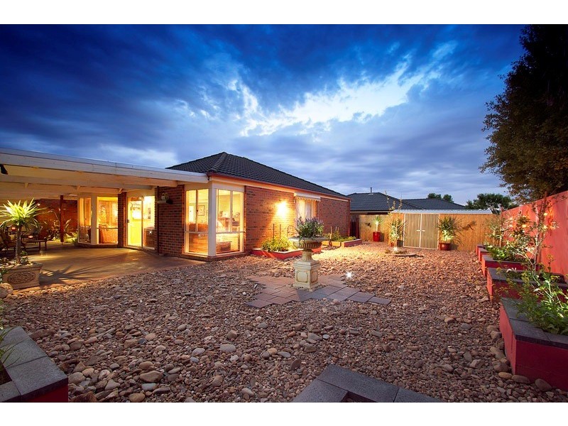 4 Pendle Close, Narre Warren South VIC 3805