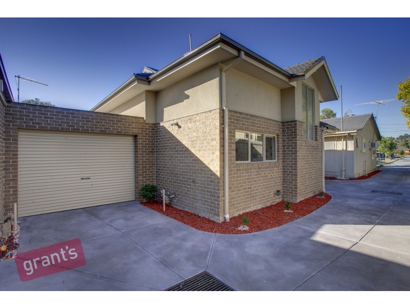 2/27 Louis Street, Doveton VIC 3177