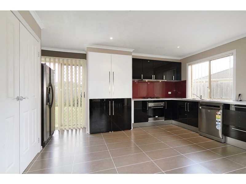 47 Sallybrook Circuit, Narre Warren VIC 3805