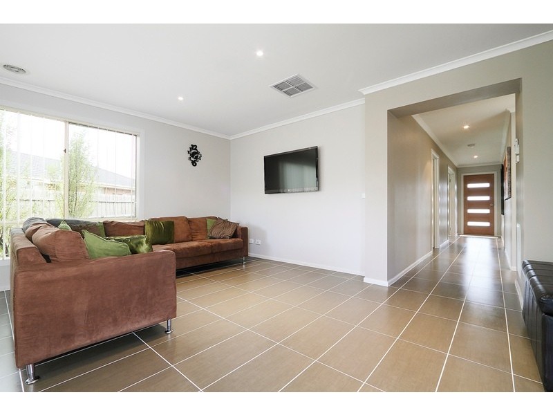47 Sallybrook Circuit, Narre Warren VIC 3805