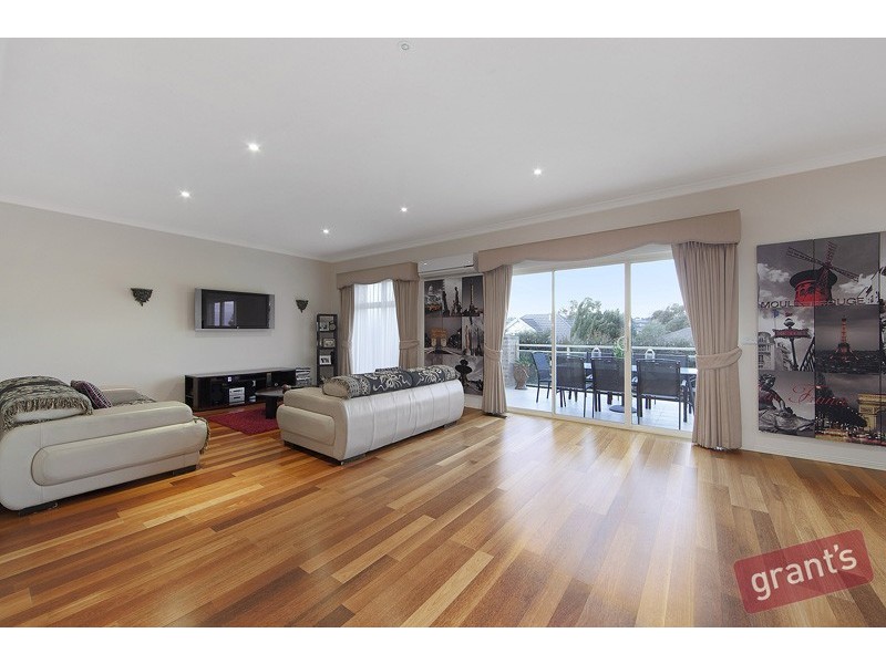 17 Daintree Grove, Narre Warren VIC 3805