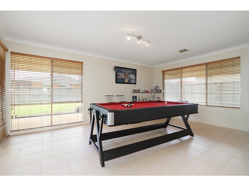 98 Harrington Drive, Narre Warren South VIC 3805