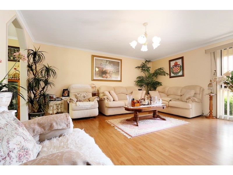 51 Gleneagles Drive, Endeavour Hills VIC 3802