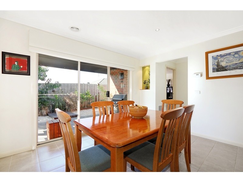 4b Meribel Way, Lynbrook VIC 3975