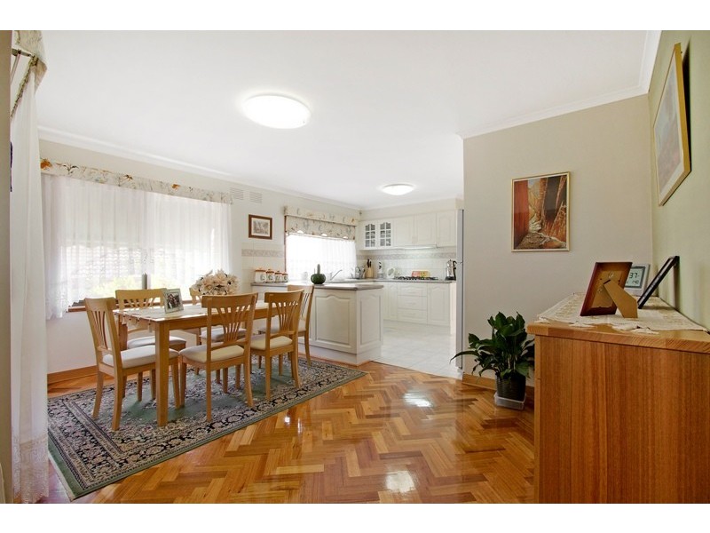 5 Grove End Road, Endeavour Hills VIC 3802