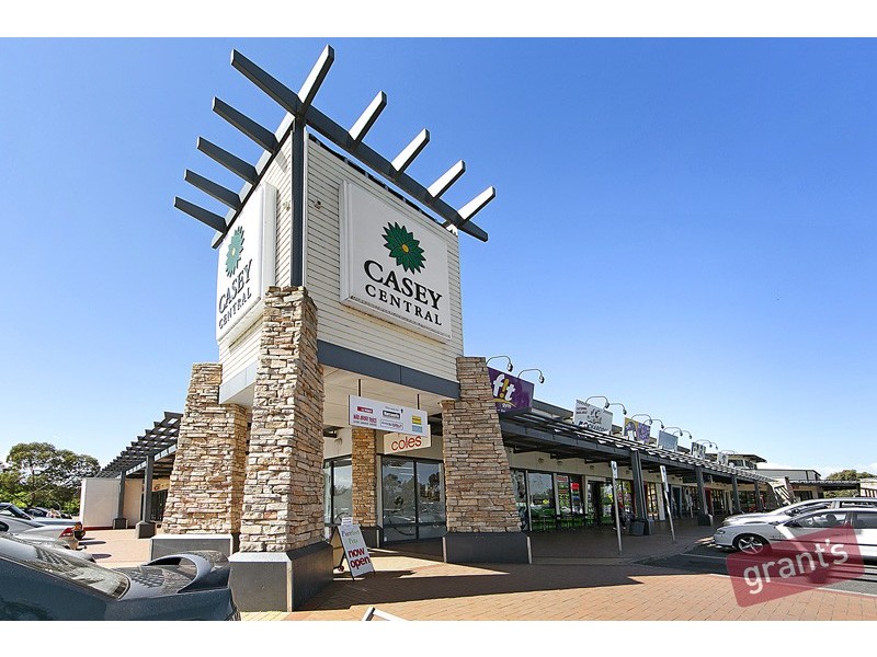 27 Westmoreland Avenue, Cranbourne North VIC 3977