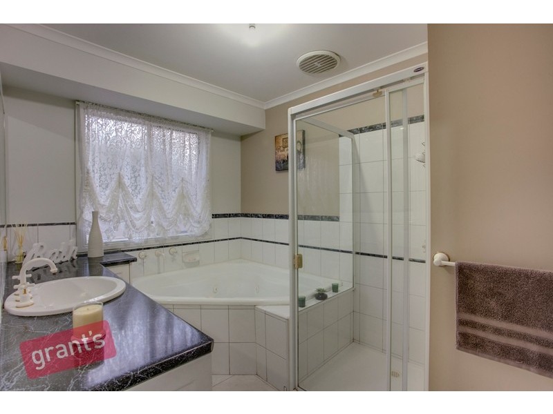 59 Sandalwood Drive, Narre Warren VIC 3805