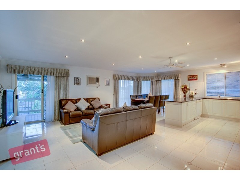 59 Sandalwood Drive, Narre Warren VIC 3805