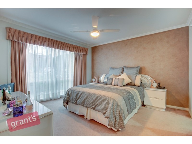 59 Sandalwood Drive, Narre Warren VIC 3805