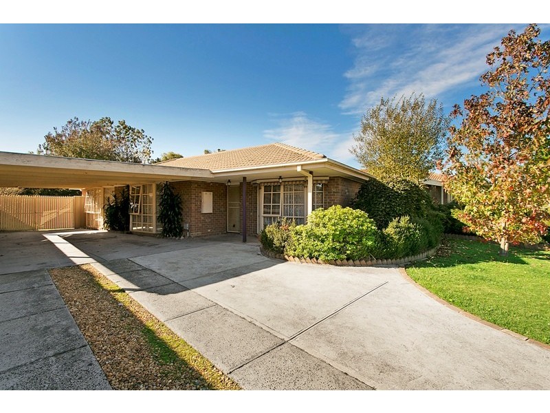 8 Rozzy Parade, Narre Warren VIC 3805