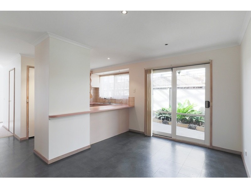 8 Rozzy Parade, Narre Warren VIC 3805