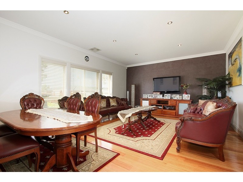 160 Sweeney Drive, Narre Warren VIC 3805