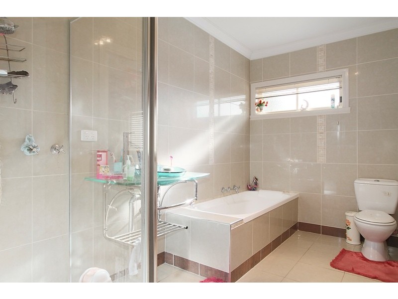 160 Sweeney Drive, Narre Warren VIC 3805