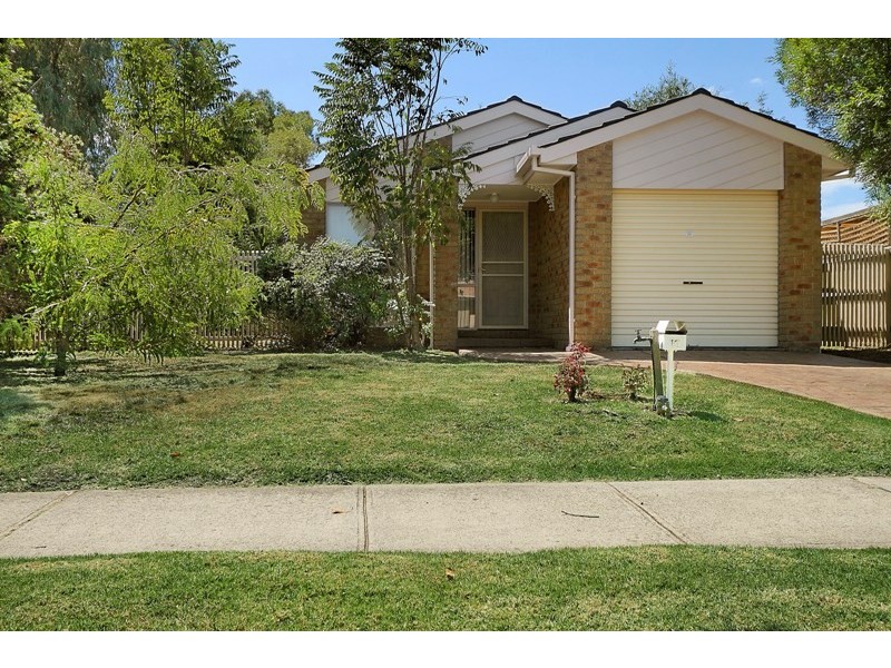 16  Norfolk Drive, Narre Warren VIC 3805