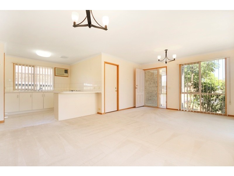 16  Norfolk Drive, Narre Warren VIC 3805