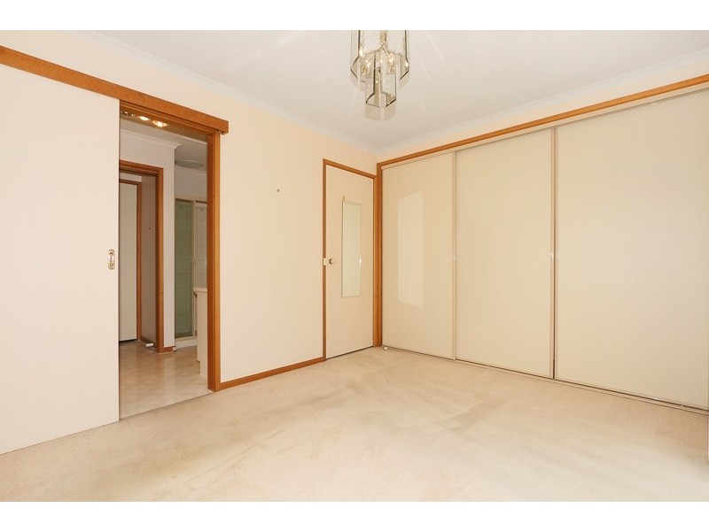 16  Norfolk Drive, Narre Warren VIC 3805