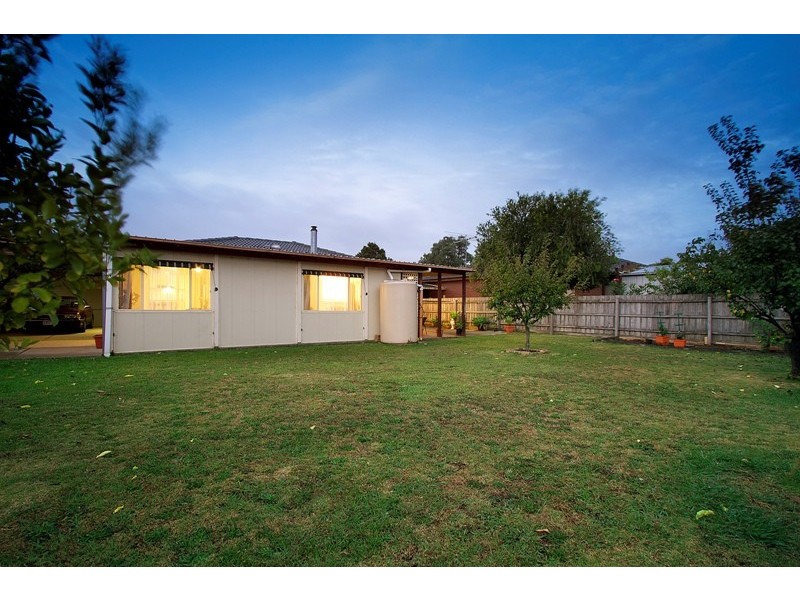 10 Millswyn Avenue, Hampton Park VIC 3976