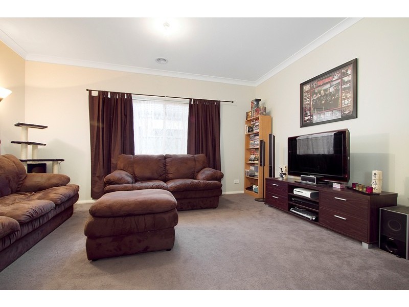 17 Cohens Way, Pakenham VIC 3810
