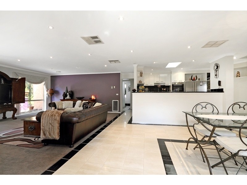 96 Kurrajong Road, Narre Warren VIC 3805