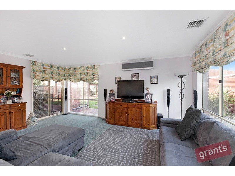 25 Beethoven Drive, Narre Warren South VIC 3805
