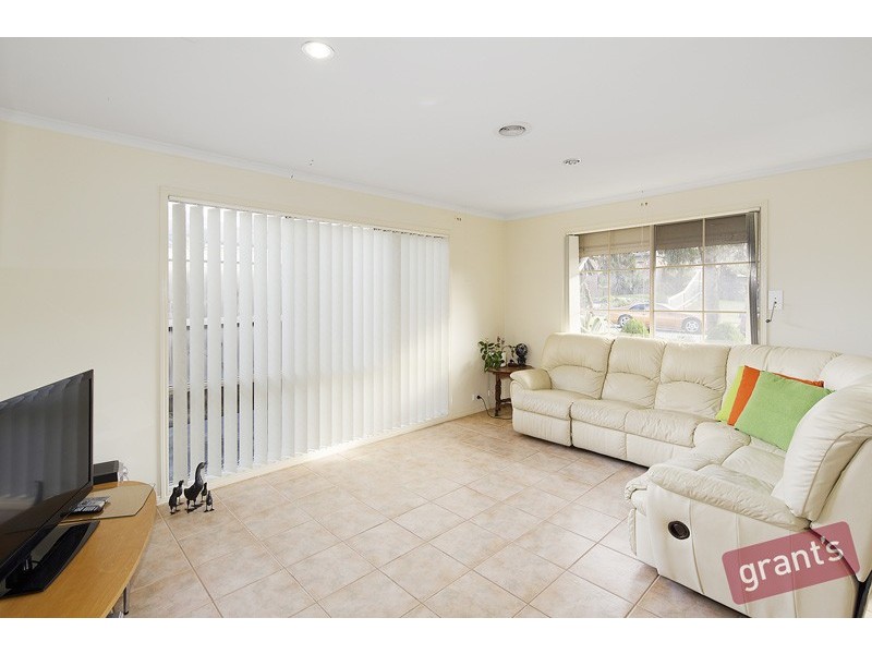 2 Bramble Close, Lyndhurst VIC 3975