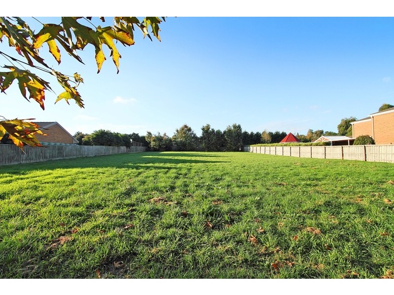 9 Heathdale Road, Narre Warren North VIC 3804