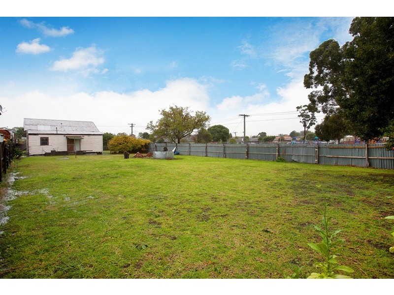 5 Benga Avenue, Dandenong VIC 3175