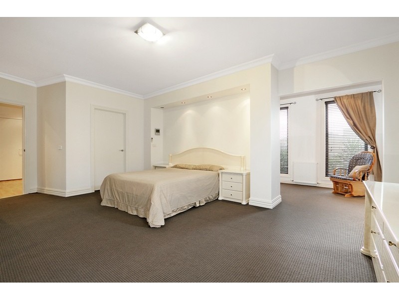 54 Kingdom Drive, Cranbourne VIC 3977