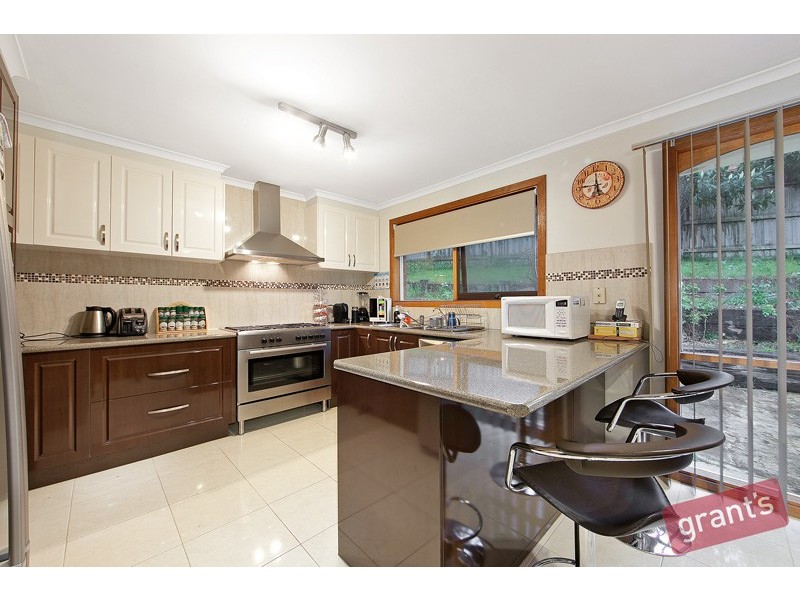 3 Morey Rise, Endeavour Hills VIC 3802