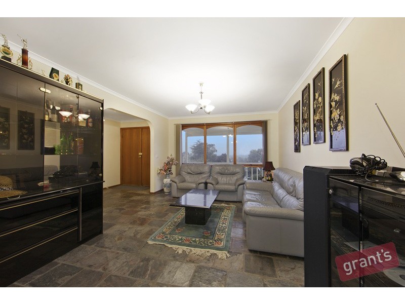 3 Morey Rise, Endeavour Hills VIC 3802