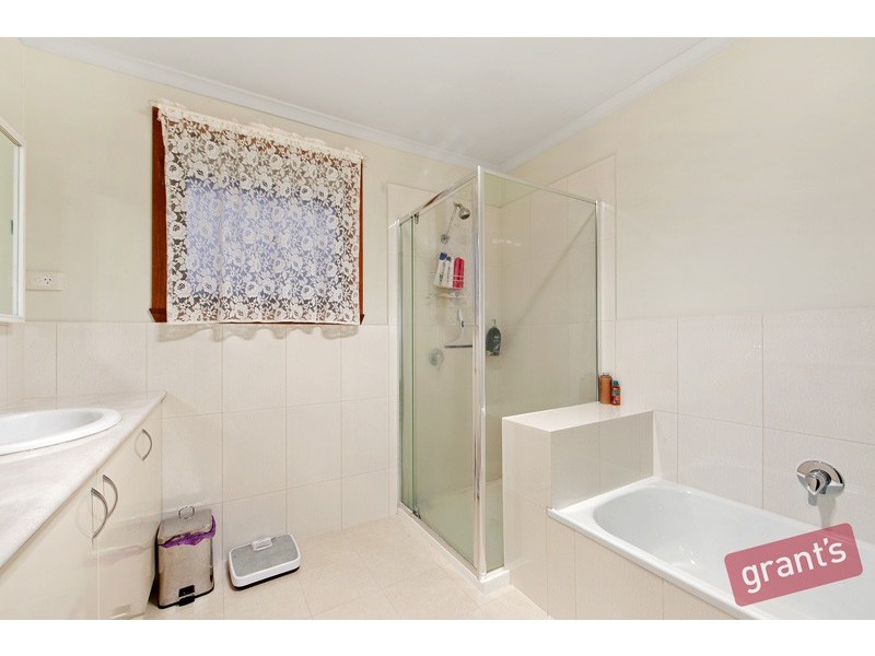 3 Morey Rise, Endeavour Hills VIC 3802