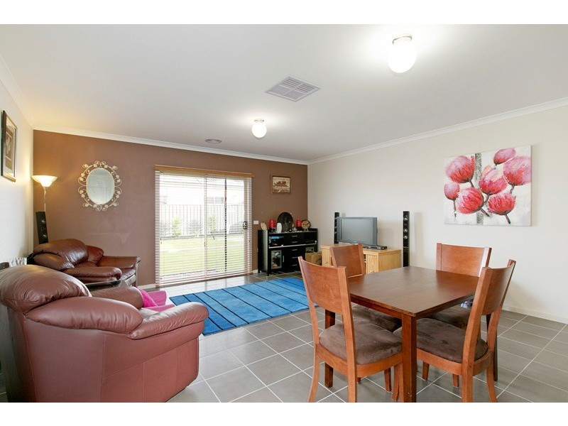 99 Sabel Drive, Cranbourne North VIC 3977