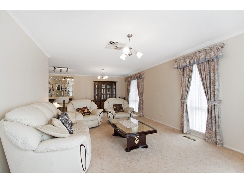 11 Redleap Court, Endeavour Hills VIC 3802