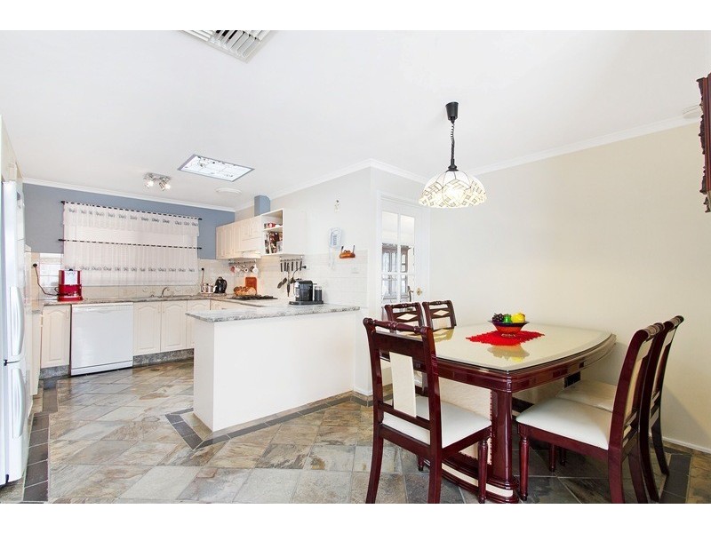 11 Redleap Court, Endeavour Hills VIC 3802